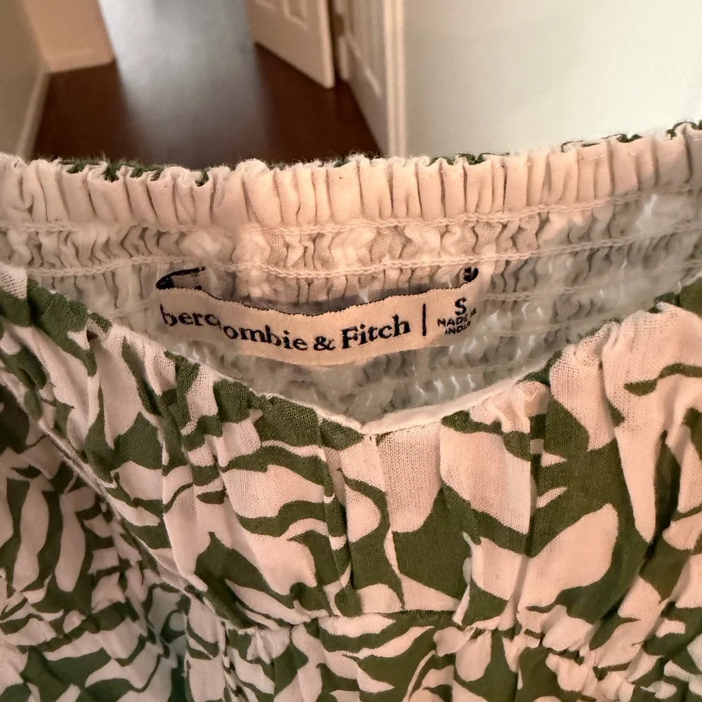 Abercrombie & Fitch Green and White Leaf-Print Maxi Dress